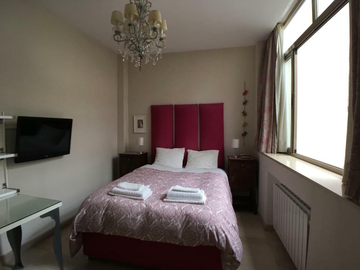Guest House Europa 12 Séville Extérieur photo